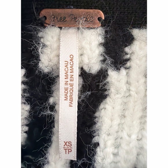 FREE PEOPLE Fireside Tunic Sweater Ivory Black | XS - Picture 6 of 8